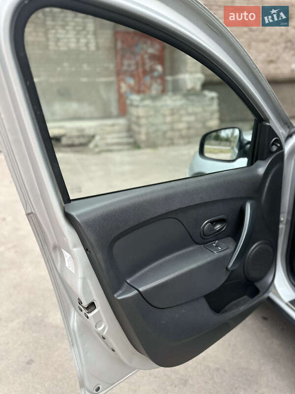 Позашляховик / Кросовер Renault Sandero StepWay 2013 в Кривому Розі фото 20 Позашляховик / Кросовер Renault Sandero StepWay 2013 в Кривому Розі