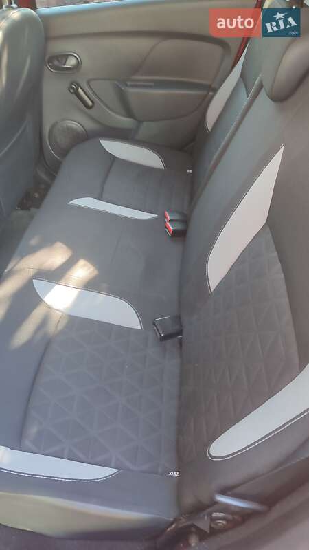 Позашляховик / Кросовер Renault Sandero StepWay 2013 в Києві