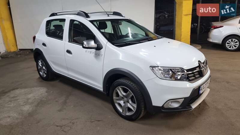 Хэтчбек Renault Sandero StepWay 2021 в Киеве