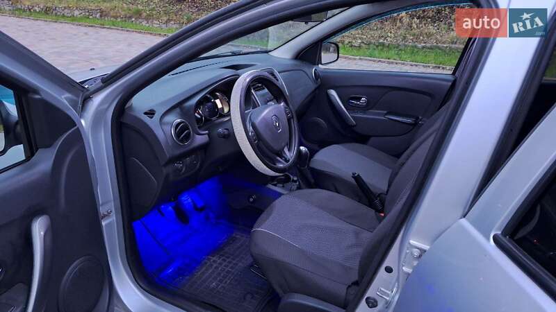 Хэтчбек Renault Sandero StepWay 2016 в Тернополе фото 12 Хэтчбек Renault Sandero StepWay 2016 в Тернополе