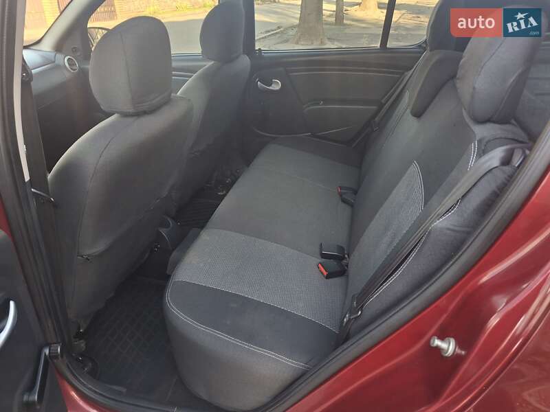 Внедорожник / Кроссовер Renault Sandero StepWay 2011 в Кривом Роге