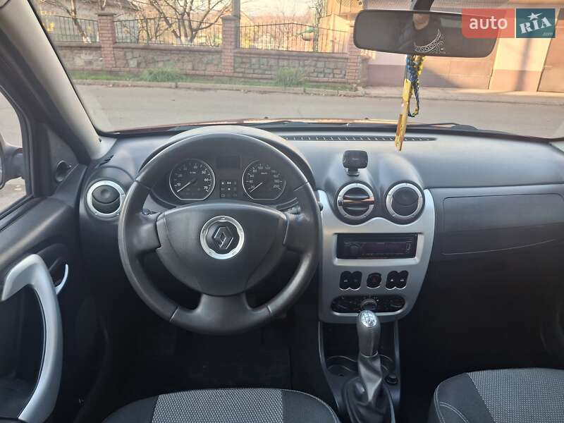 Внедорожник / Кроссовер Renault Sandero StepWay 2011 в Кривом Роге