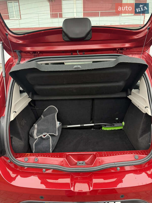 Хэтчбек Renault Sandero StepWay 2019 в Киеве фото 4 Хэтчбек Renault Sandero StepWay 2019 в Киеве