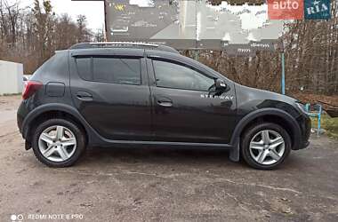 Внедорожник / Кроссовер Renault Sandero StepWay 2013 в Ирпене