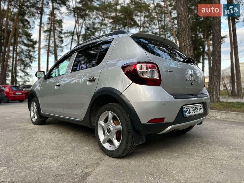 Позашляховик / Кросовер Renault Sandero StepWay 2013 в Нетішині