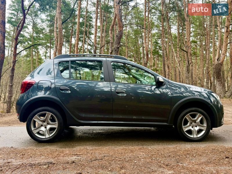 Хэтчбек Renault Sandero StepWay 2017 в Киеве