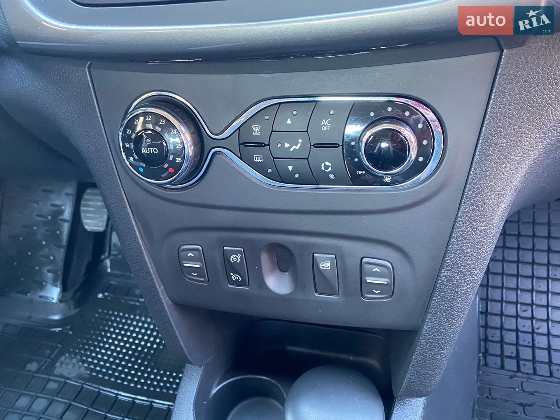 2015 Renault Sandero - мініатюра 28