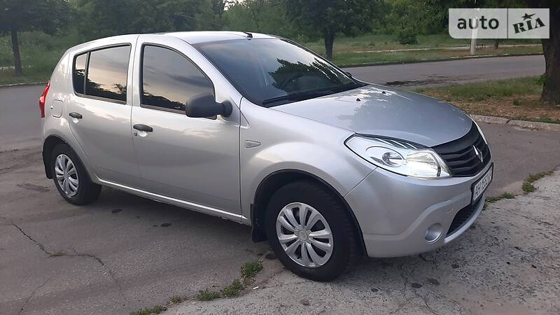 Хэтчбек Renault Sandero 2010 в Северодонецке