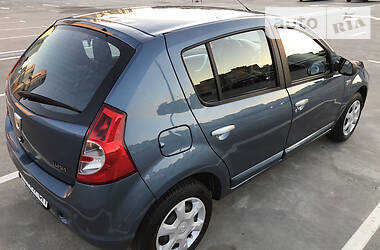 Хэтчбек Renault Sandero 2011 в Киеве