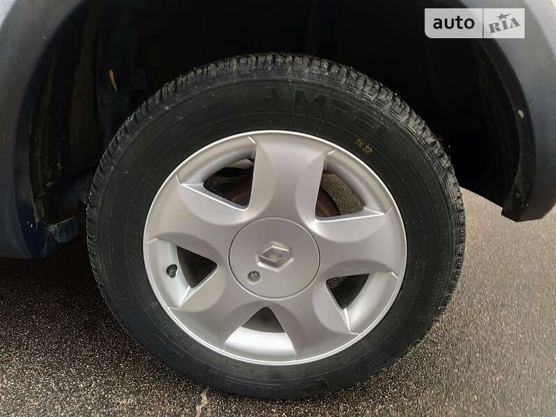 Хэтчбек Renault Sandero 2012 в Ахтырке