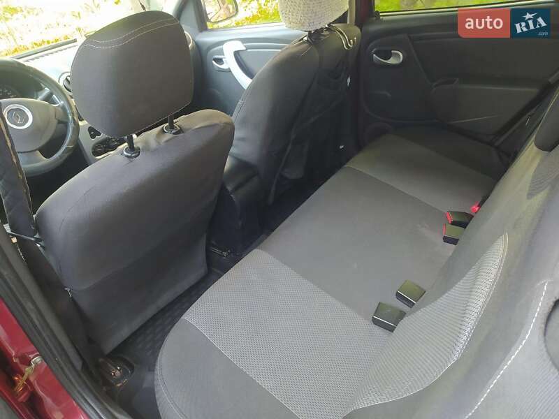 Хетчбек Renault Sandero 2012 в Краматорську