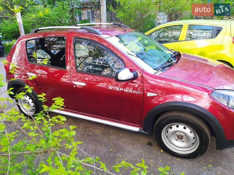 Хетчбек Renault Sandero 2012 в Краматорську
