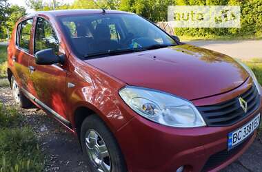 Хетчбек Renault Sandero 2010 в Кропивницькому
