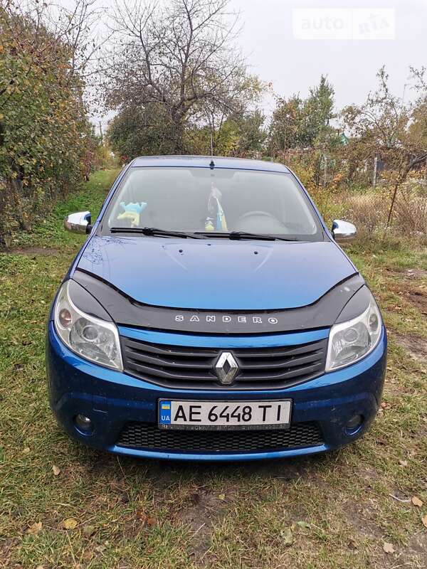 Хетчбек Renault Sandero 2011 в Дніпрі