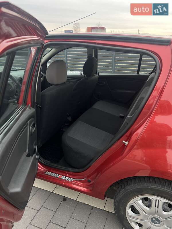 Хэтчбек Renault Sandero 2009 в Мукачево