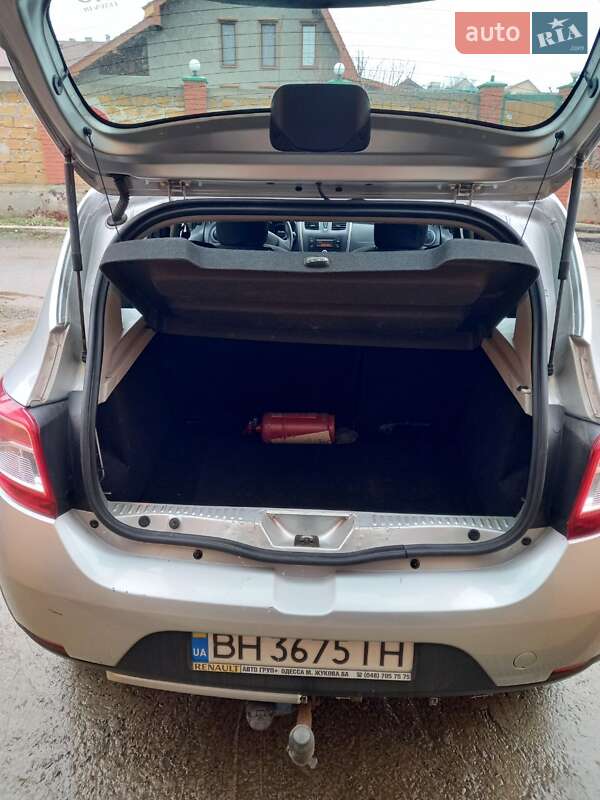 Хэтчбек Renault Sandero 2014 в Одессе