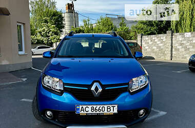 Хэтчбек Renault Sandero 2015 в Луцке