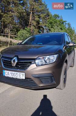 Хэтчбек Renault Sandero 2018 в 