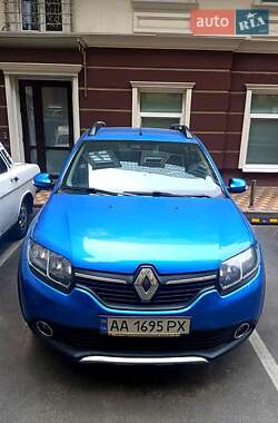 Хэтчбек Renault Sandero 2016 в 