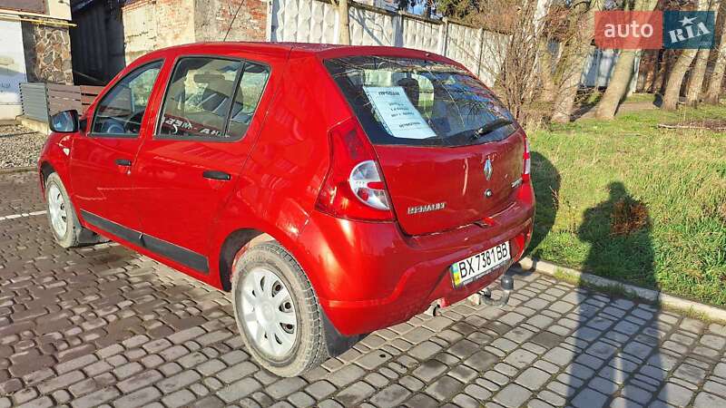 Хэтчбек Renault Sandero 2010 в Каменец-Подольском