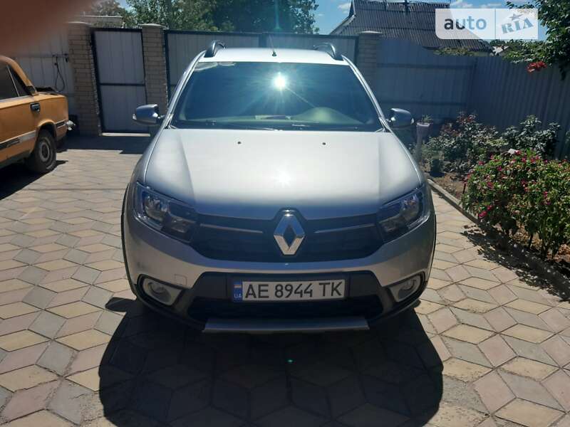 Хэтчбек Renault Sandero 2017 в Покровском