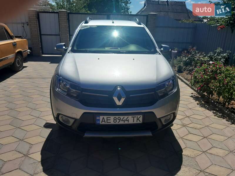 Хэтчбек Renault Sandero 2017 в Покровском