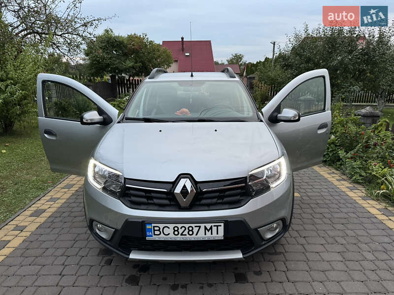 Хэтчбек Renault Sandero 2021 в Львове