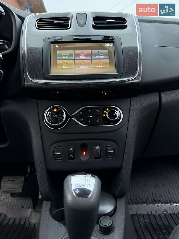 Хэтчбек Renault Sandero 2021 в Львове