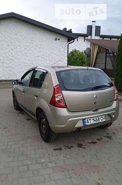 Хетчбек Renault Sandero 2011 в Косові