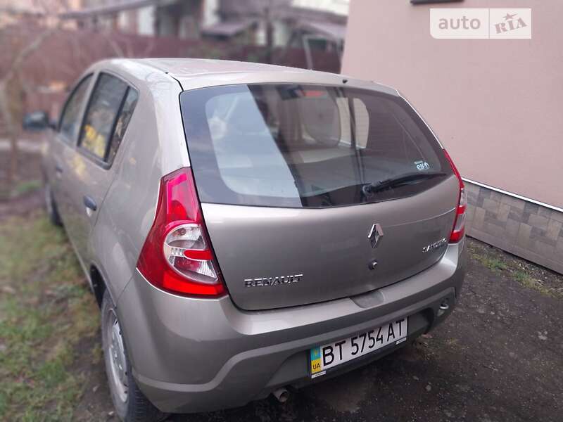 Хэтчбек Renault Sandero 2011 в Ивано-Франковске