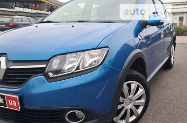 Хэтчбек Renault Sandero 2016 в Киеве