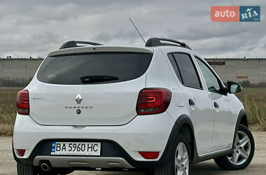 Хетчбек Renault Sandero 2018 в 
