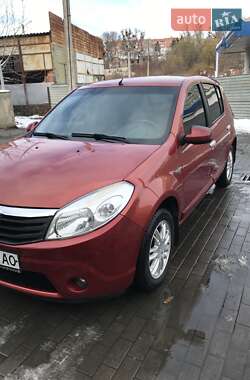 Хэтчбек Renault Sandero 2009 в Черновцах