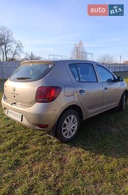 Хэтчбек Renault Sandero 2020 в 
