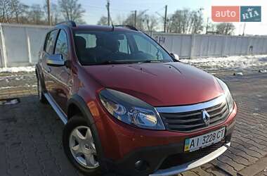 Хетчбек Renault Sandero 2011 в Ірпені