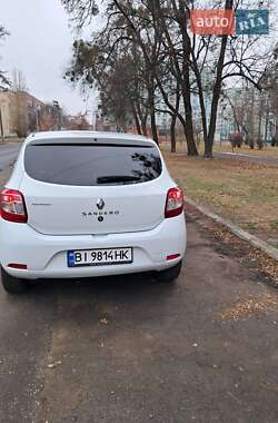 Хэтчбек Renault Sandero 2016 в Полтаве