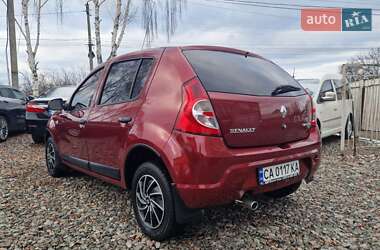 Хэтчбек Renault Sandero 2011 в Смеле