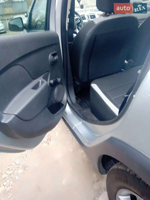 Хэтчбек Renault Sandero 2021 в Киеве