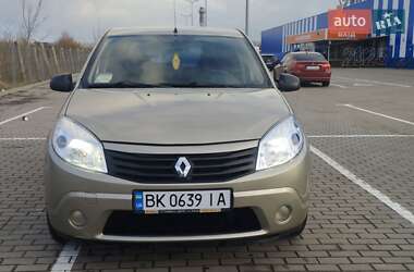 Хетчбек Renault Sandero 2011 в Дубні