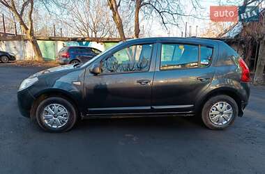 Хэтчбек Renault Sandero 2011 в Першотравенске