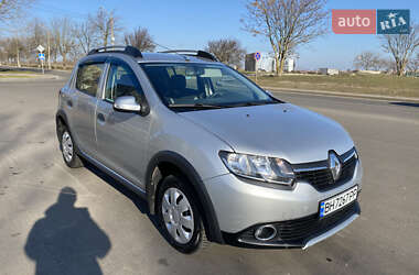 Хэтчбек Renault Sandero 2014 в Южном