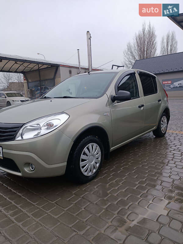 Renault Sandero 2012