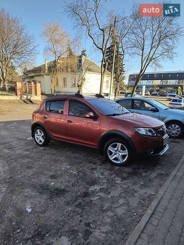 Позашляховик / Кросовер Renault Sandero 2013 в Валках фото 9 Позашляховик / Кросовер Renault Sandero 2013 в Валках