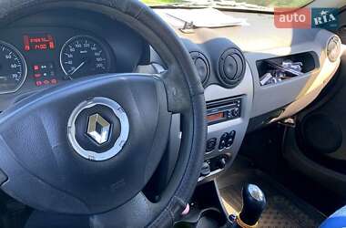 Хэтчбек Renault Sandero 2010 в 