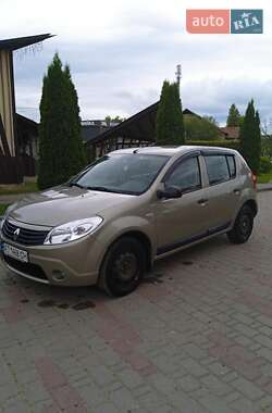 Хэтчбек Renault Sandero 2011 в Косове