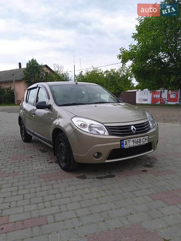 Хэтчбек Renault Sandero 2011 в Косове