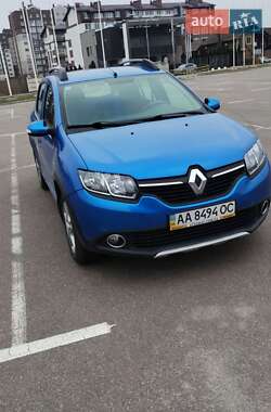 Хэтчбек Renault Sandero 2013 в Киеве