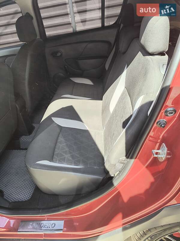 Позашляховик / Кросовер Renault Sandero 2013 в Валках фото 3 Позашляховик / Кросовер Renault Sandero 2013 в Валках