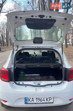 Хэтчбек Renault Sandero 2019 в 