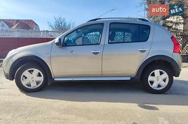 Хетчбек Renault Sandero 2012 в Вараші